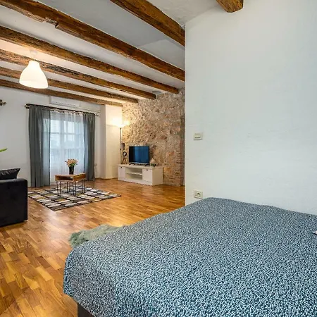 Casa Karlota Katun