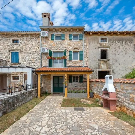 Casa Karlota * Katun