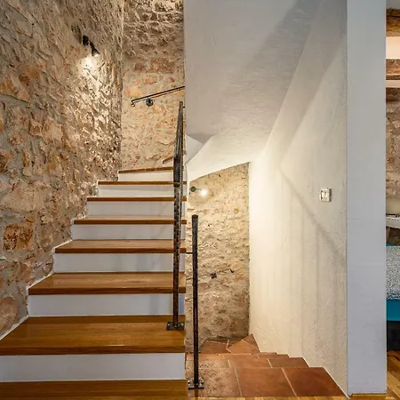 Casa Karlota * Katun