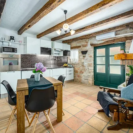 Casa Karlota