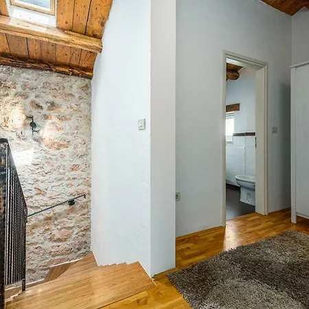 Casa Karlota Katun