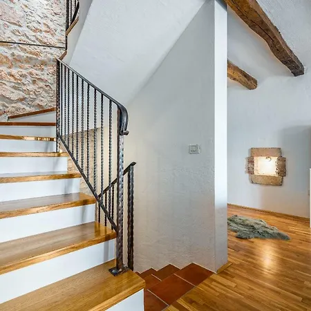 Casa Karlota Katun
