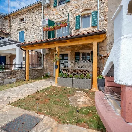Casa Karlota Katun