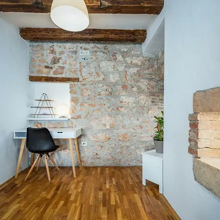 Casa Karlota *